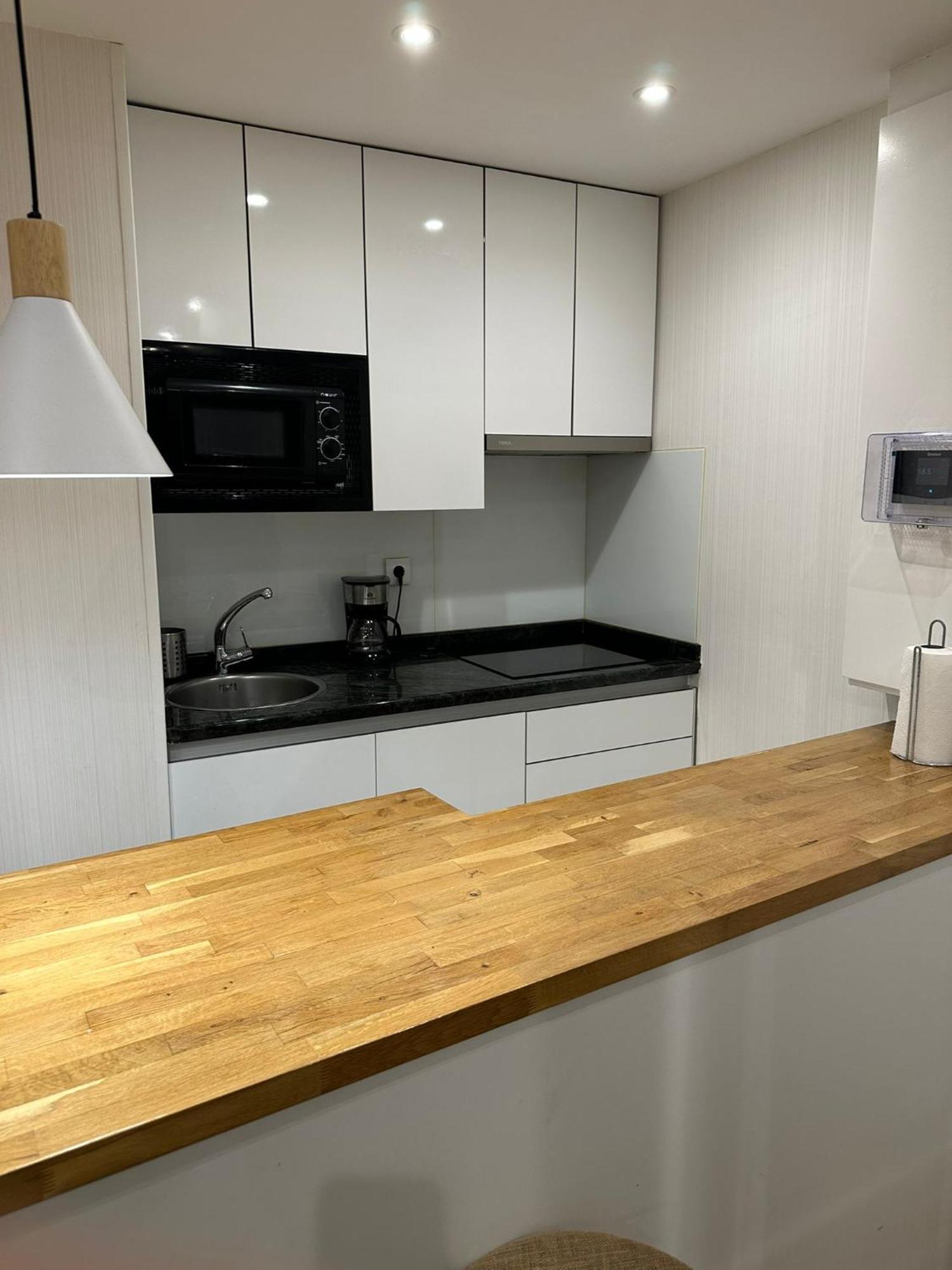 Alojamientos Castellana Jardin 1 Y 2 Parking Y Piscina Gratis!! Burgos Exterior photo